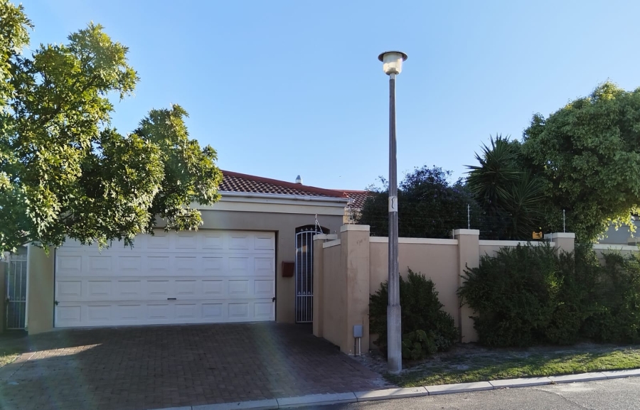 3 Bedroom Property for Sale in Parklands Western Cape